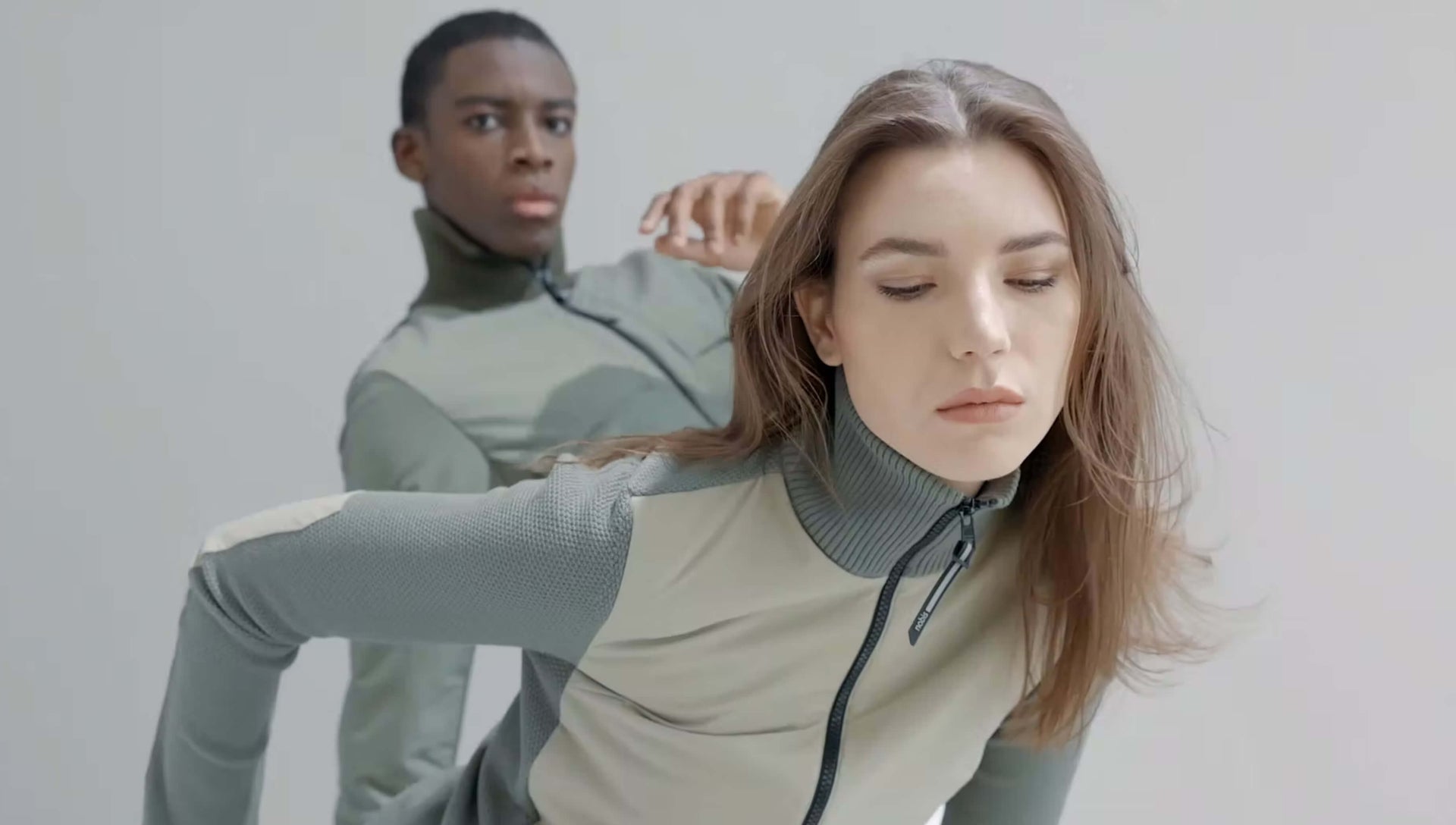 Charger la vidéo : Nobis Hybrid Knits Video