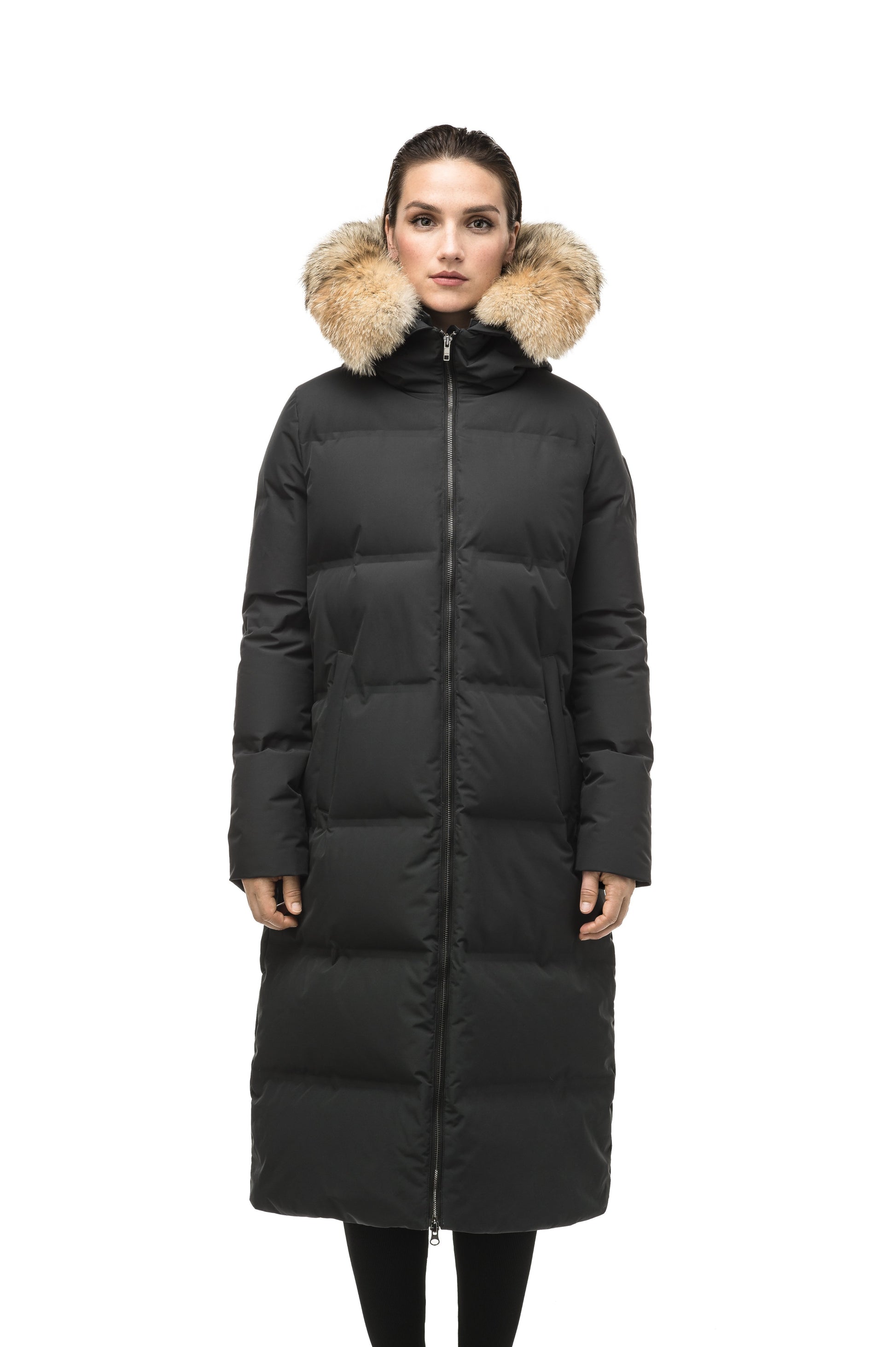 Women's ankle length puffer jacket with a minimalist modern design,ÃƒÆ’Ã†â€™Ãƒâ€ Ã¢â‚¬â„¢ÃƒÆ’Ã¢â‚¬Â ÃƒÂ¢Ã¢â€šÂ¬Ã¢â€žÂ¢ÃƒÆ’Ã†â€™Ãƒâ€šÃ‚Â¢ÃƒÆ’Ã‚Â¢ÃƒÂ¢Ã¢â€šÂ¬Ã…Â¡Ãƒâ€šÃ‚Â¬ÃƒÆ’Ã¢â‚¬Â¦Ãƒâ€šÃ‚Â¡ÃƒÆ’Ã†â€™Ãƒâ€ Ã¢â‚¬â„¢ÃƒÆ’Ã‚Â¢ÃƒÂ¢Ã¢â‚¬Å¡Ã‚Â¬Ãƒâ€¦Ã‚Â¡ÃƒÆ’Ã†â€™ÃƒÂ¢Ã¢â€šÂ¬Ã…Â¡ÃƒÆ’Ã¢â‚¬Å¡Ãƒâ€šÃ‚Â featuring an exposed zipper, and seamless puffer channels in Black